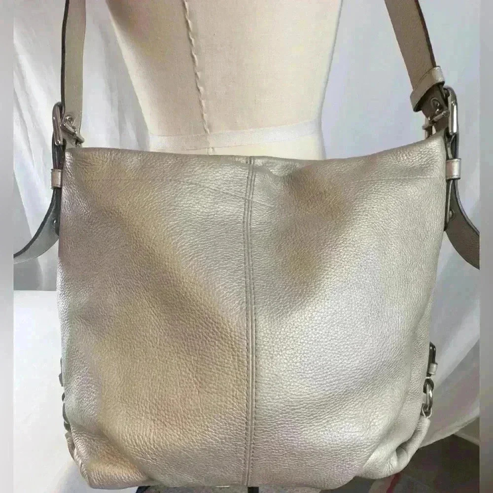 COACH F15064 Silver Leather Duffle Bag - Picture 7 of 12